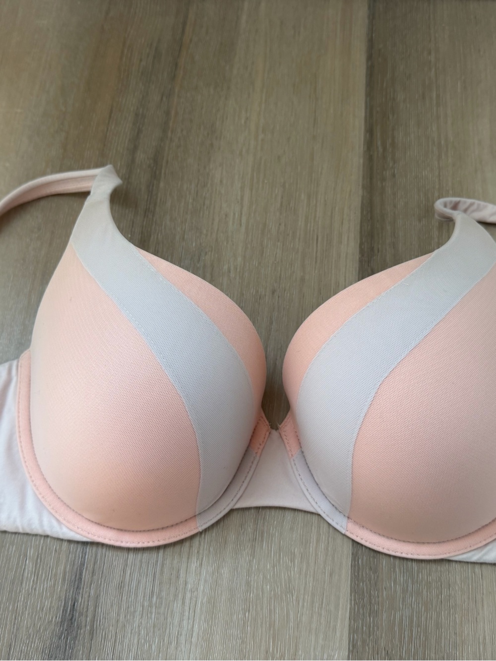 Victoria's Secret Light Pink and Cream Contour Bra